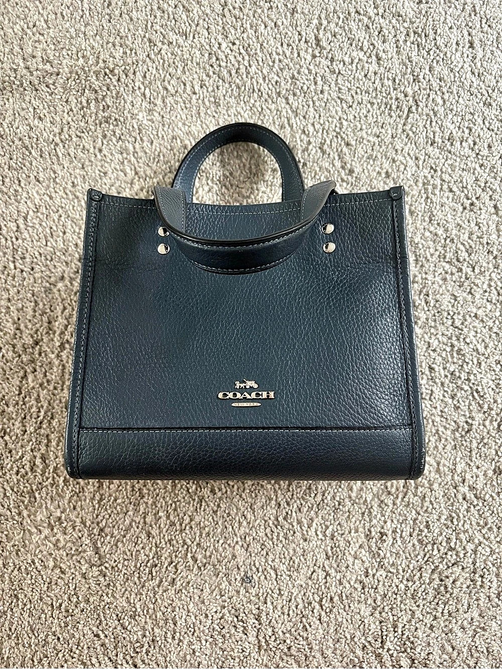 COACH Field Tote 22 Black Tote with Strap
